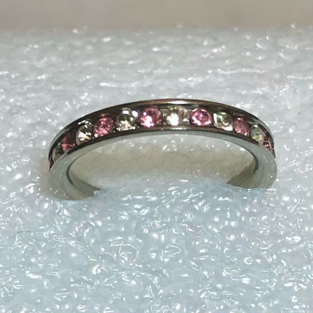 Pink and White Faux diamonds Ring - Picture 7 of 8